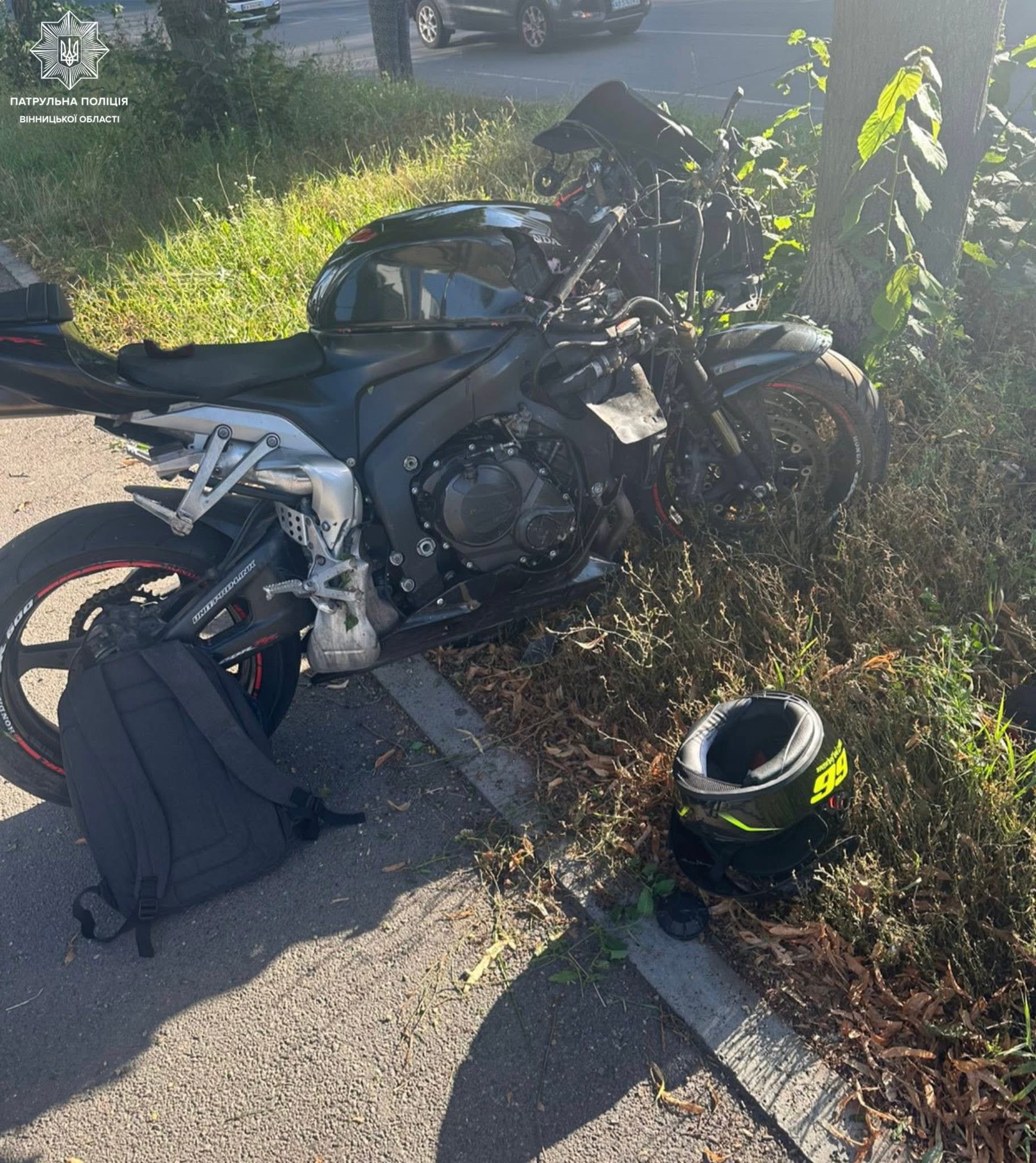 На Вінниччині мотоцикліст без прав потрапив у ДТП на транспорті, що перебував у розшуку Інтерполу