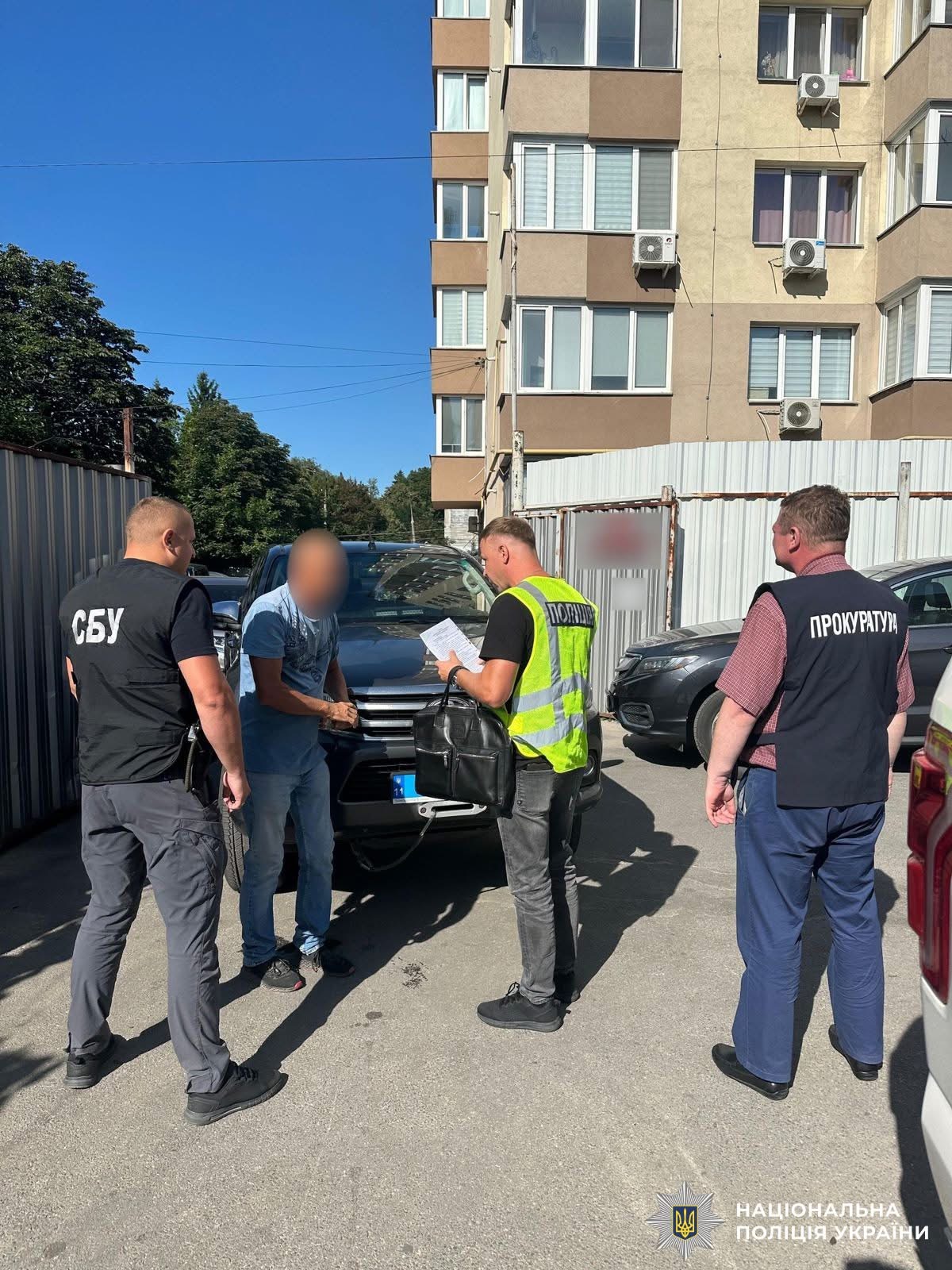 На Вінниччині викрили схему продажу гуманітарних авто: затримано двох фігурантів