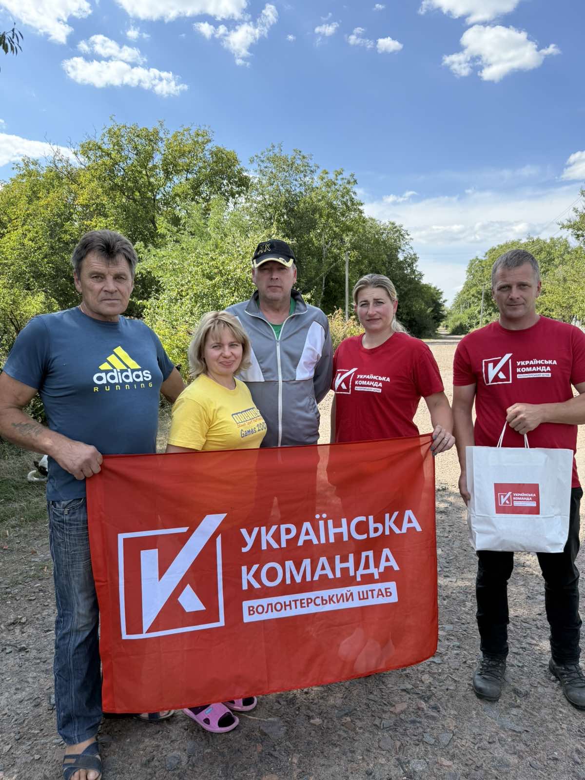Волонтери «Української команди» передали гуманітарну допомогу мешканцям Осіївки