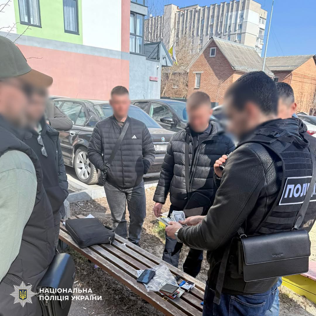 У Вінниці затримали чоловіка, який пропонував оформити фіктивну інвалідність за 10 тисяч доларів