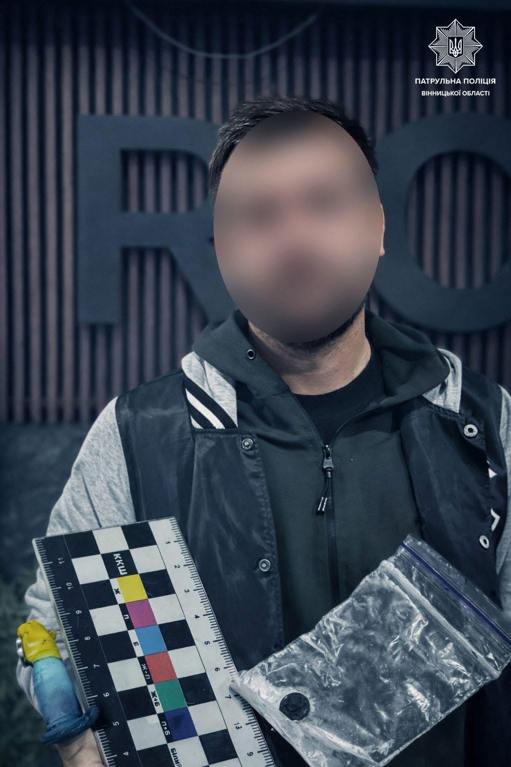 У Вінниці у пасажира авто виявили, ймовірно, наркотичні речовини