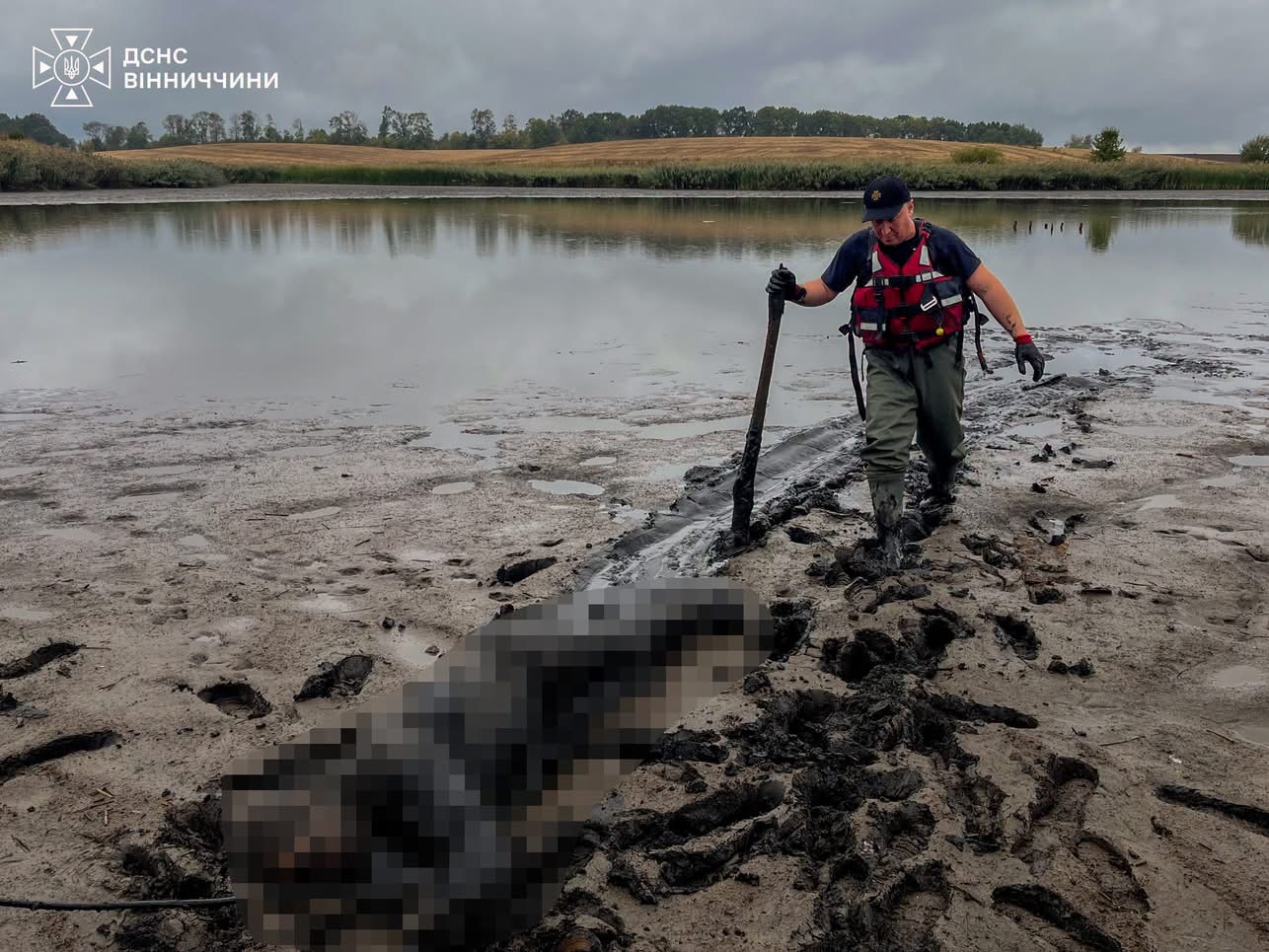 На Вінниччині з водойми дістали тіло чоловіка