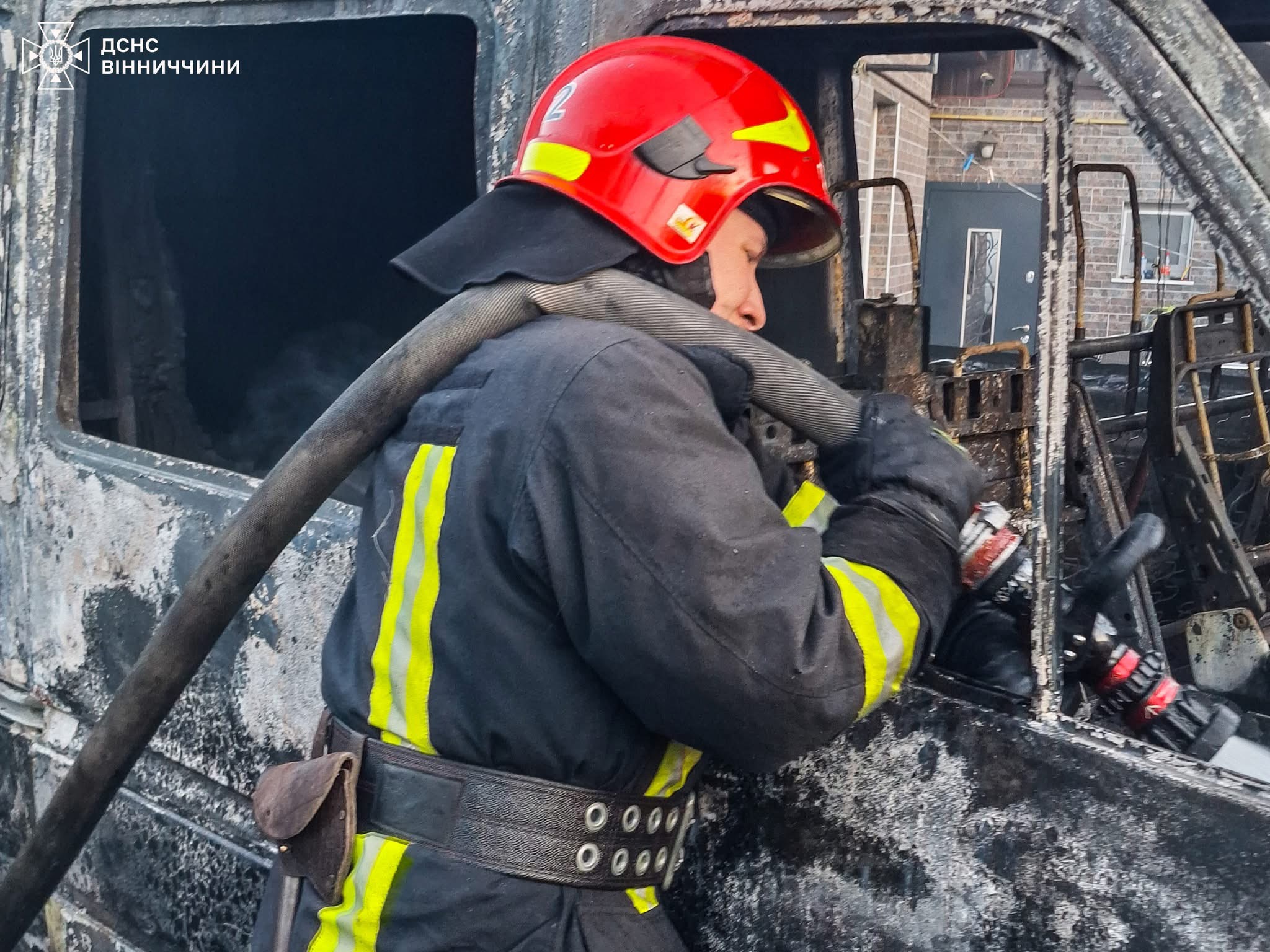 Пожежна доба на Вінниччині: 19 загорянь, один загиблий та знищені авто