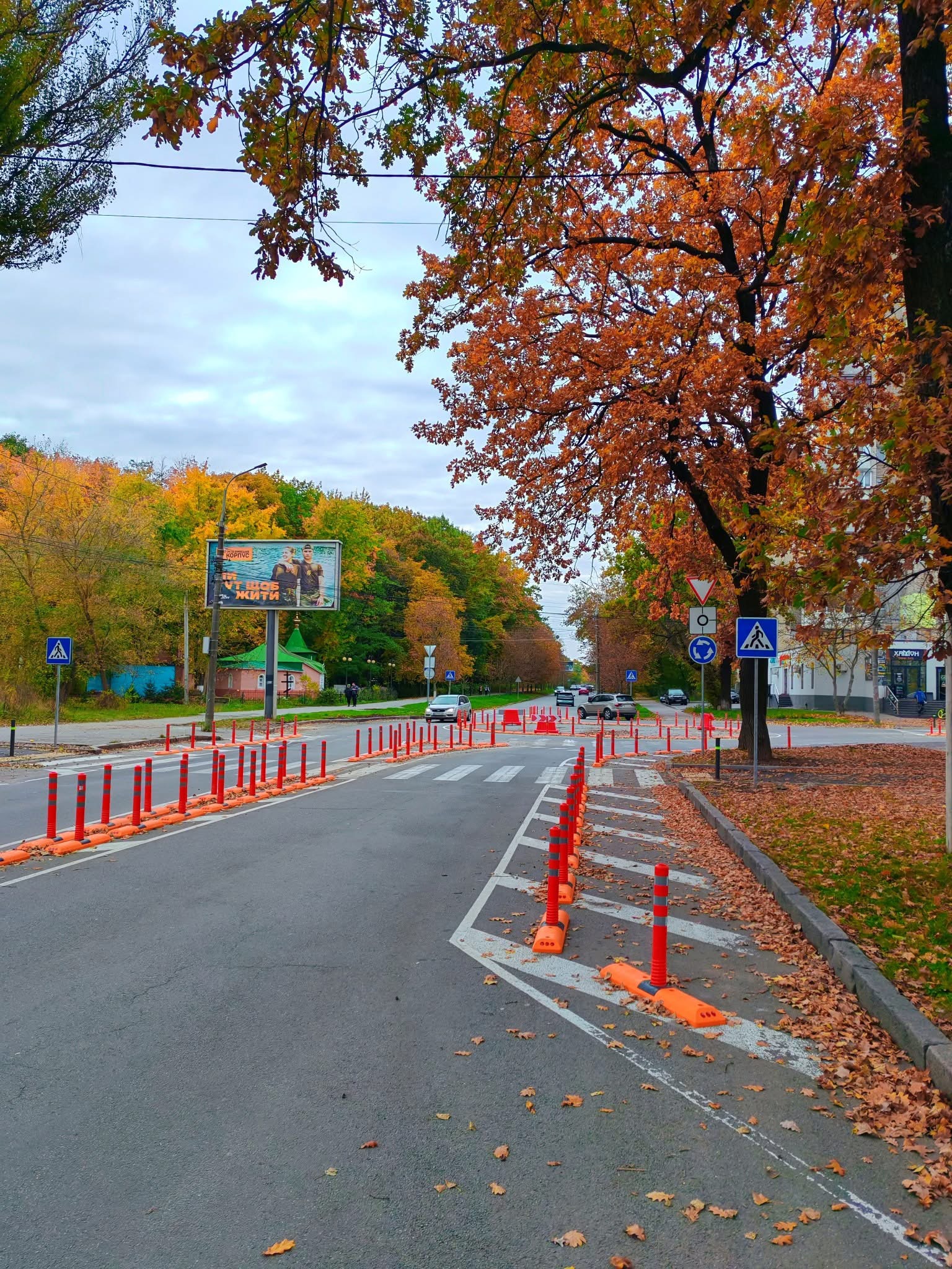 Пішохідні переходи біля кругового руху у Вінниці стали безпечнішими
