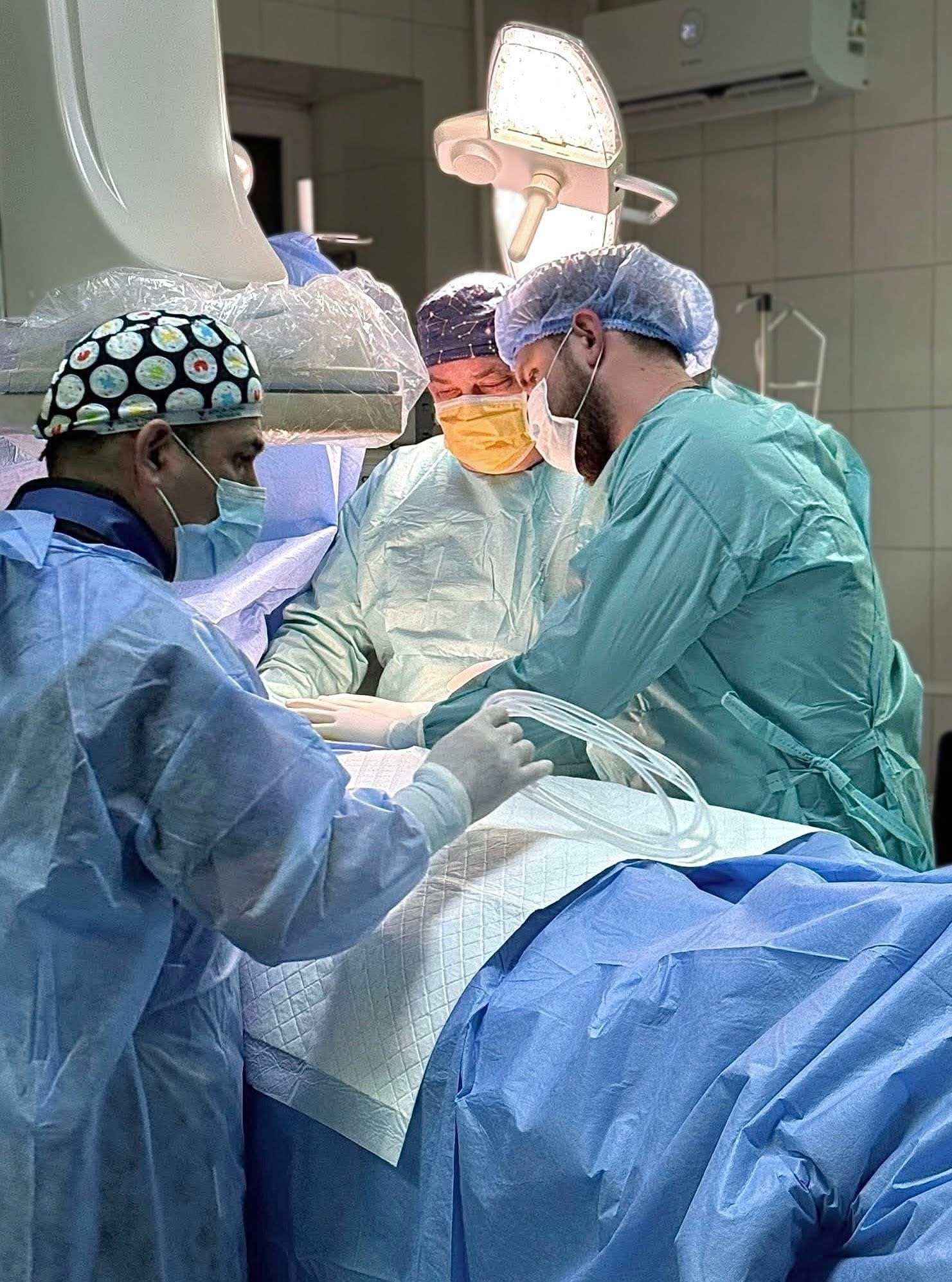 84-річному пацієнту у Вінниці успішно провели TAVI-операцію без розрізу грудної клітки