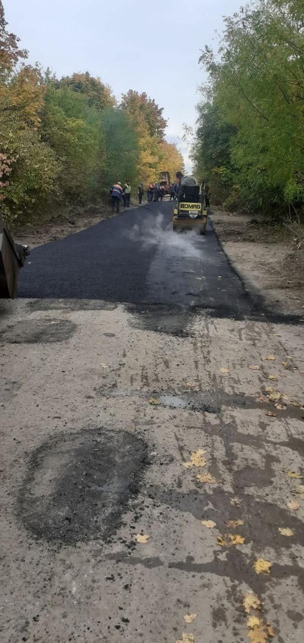На Вінниччині тривають ремонтні роботи на дорогах місцевого значення