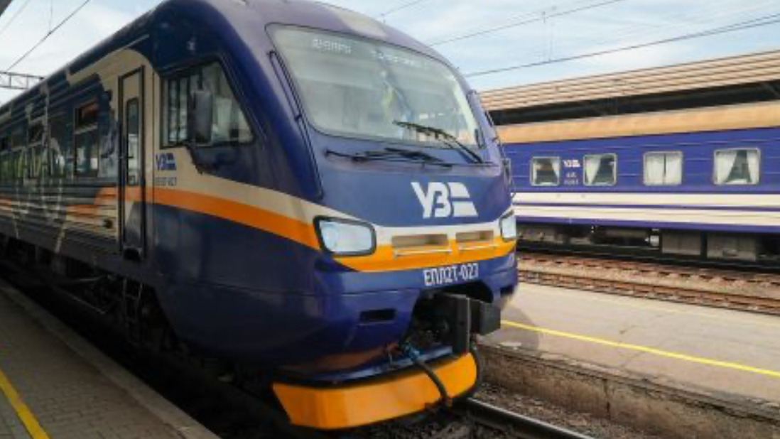 Укрзалізниця змінює розклад приміських поїздів: що варто знати пасажирам