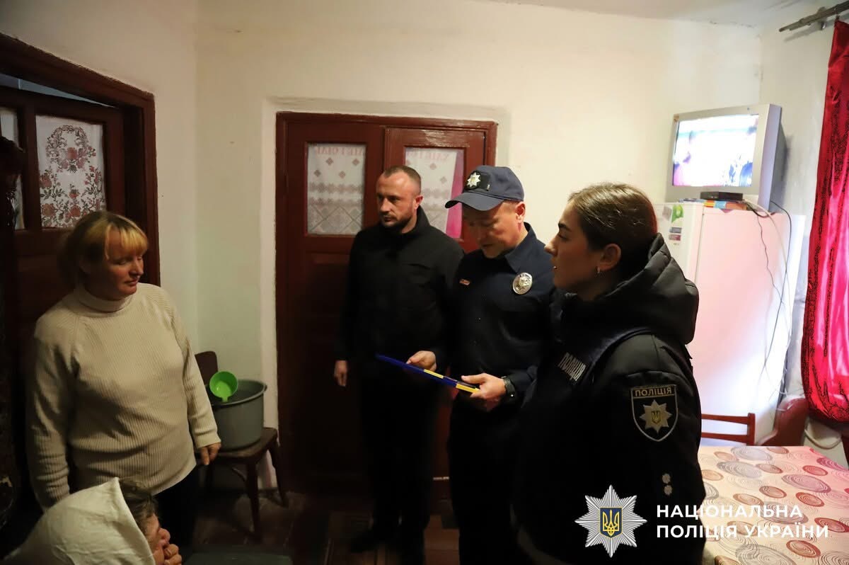 Родини двох вінницьких поліцейських, які зникли безвісти під час оборони України, отримали державні нагороди