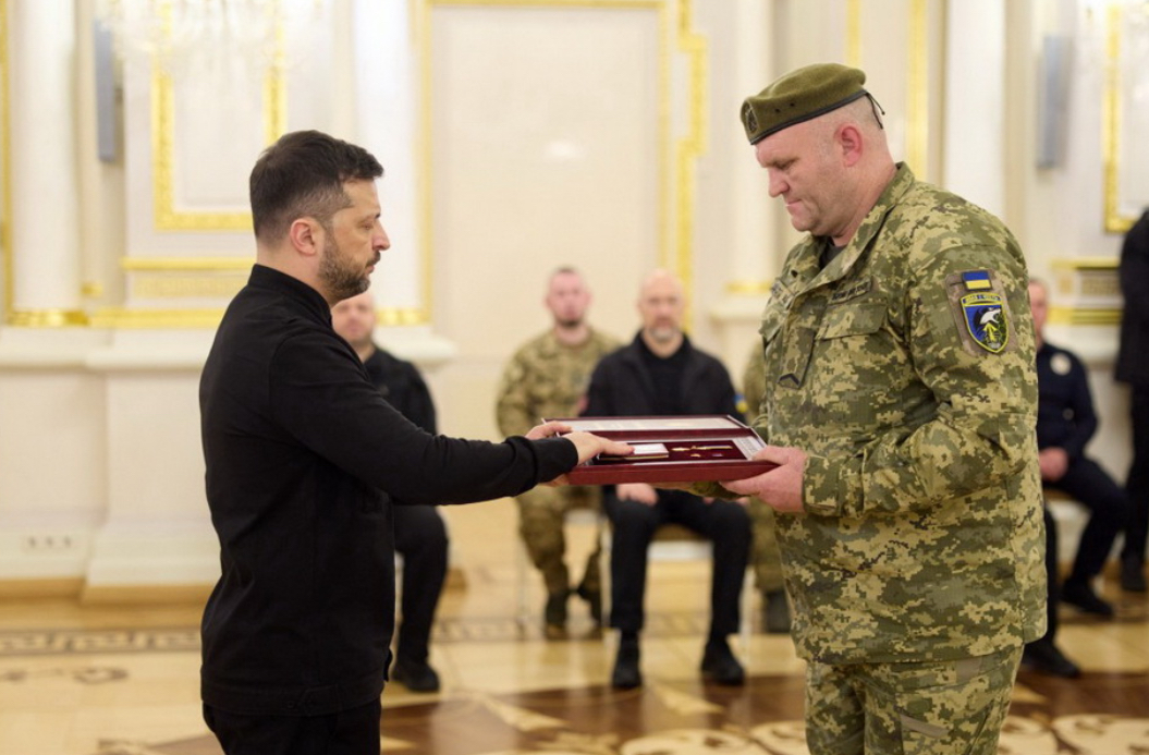 Володимир Зеленський вручив ордени «Золота Зірка» Героям України: серед відзначених — двоє воїнів з Вінниччини 