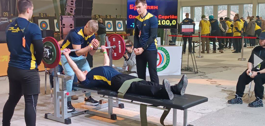 Вінницькі ветерани продемонстрували силу духу та тіла на спортивному турнірі «РУХ»