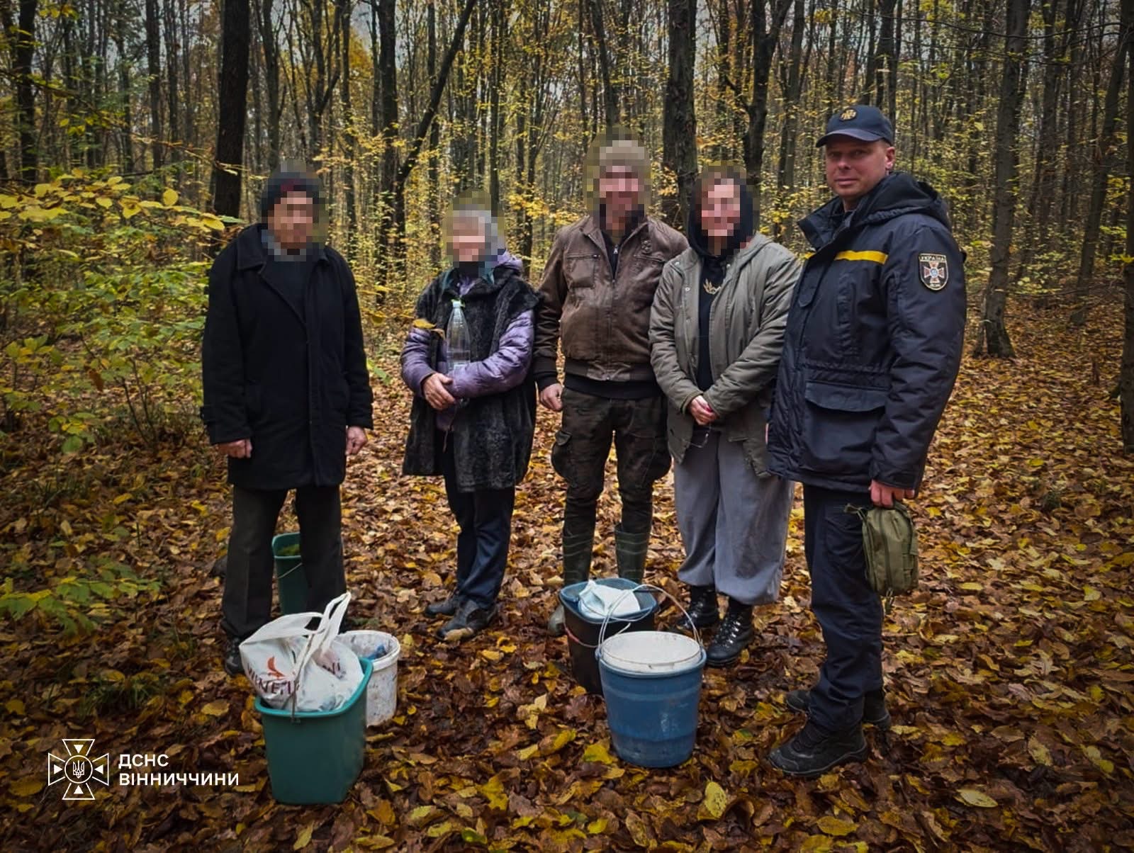 На Вінниччині четверо грибників заблукали в лісі
