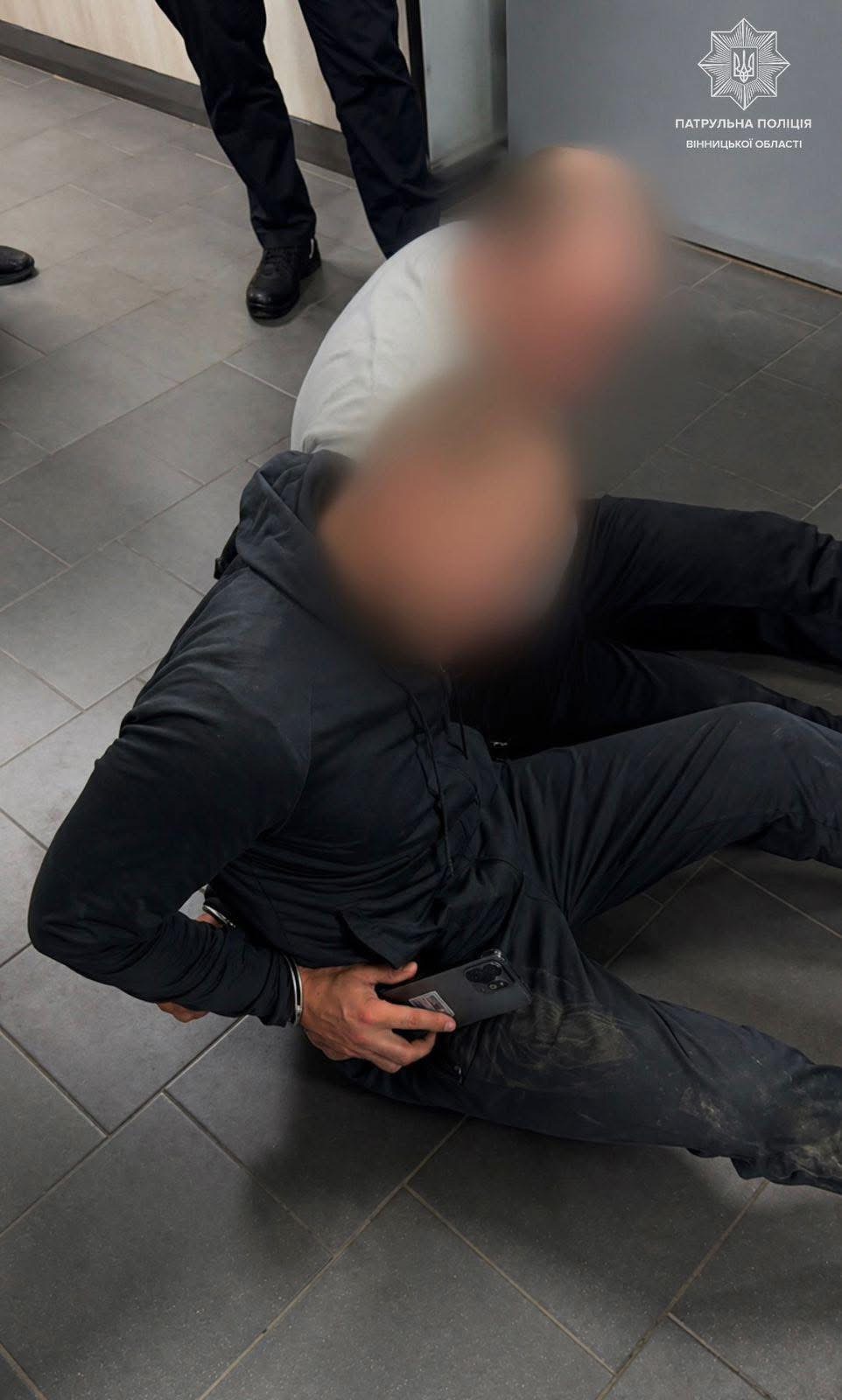 Патрульні у Вінниці склали адмінматеріали на двох порушників громадського порядку