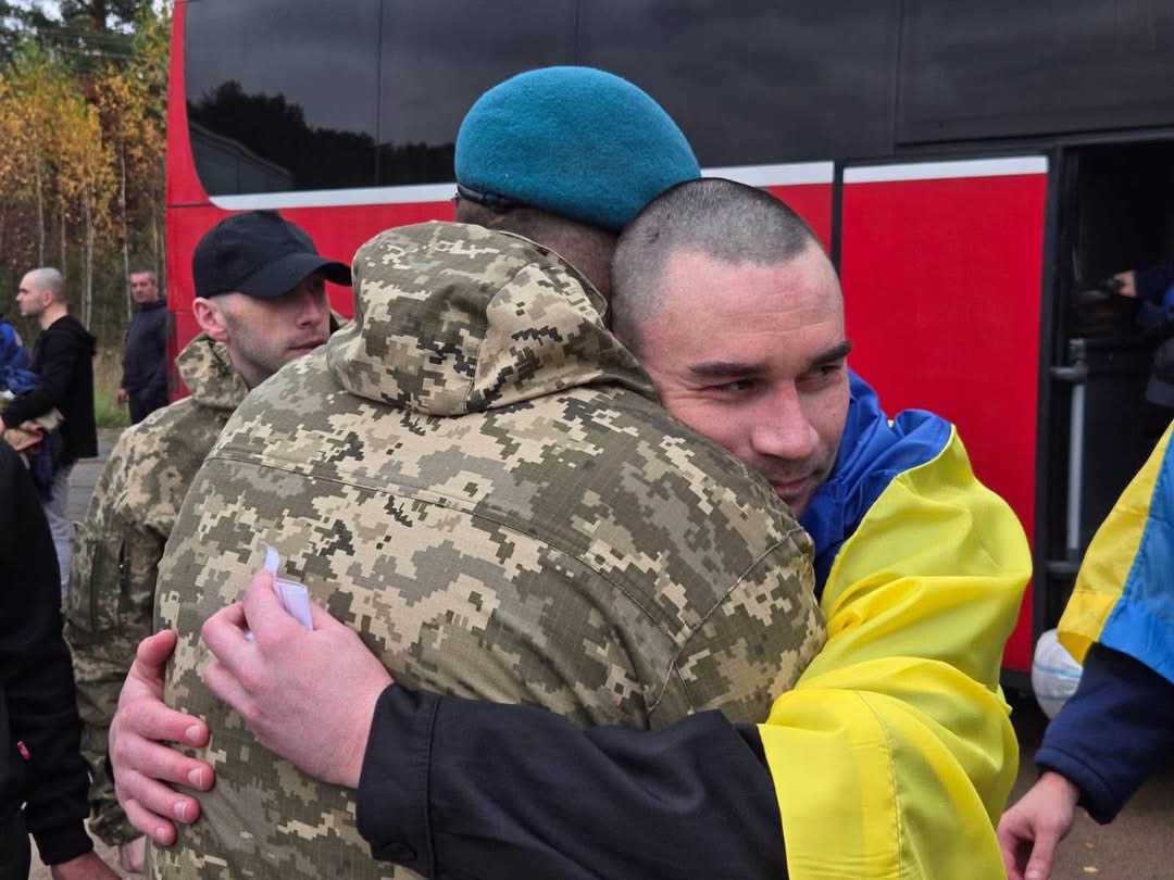 Ще 270 українців повертаються додому з російського полону