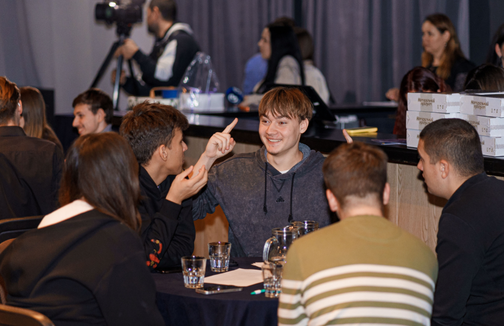 Студенти вінницьких навчальних закладів зустрілися з міським головою під час щорічного «БатлУму»