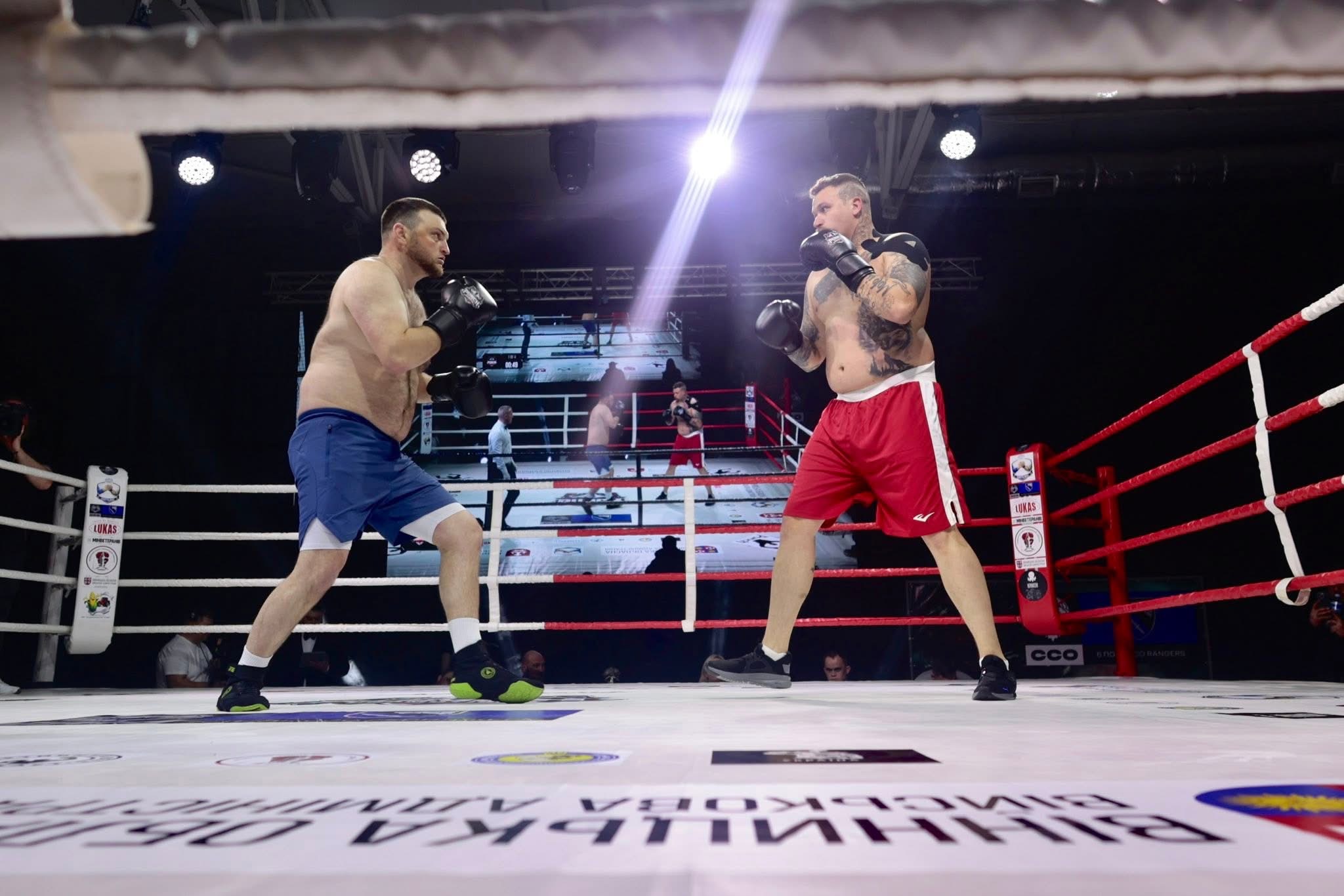  У Вінниці провели благодійний вечір боксу за участі ветеранів