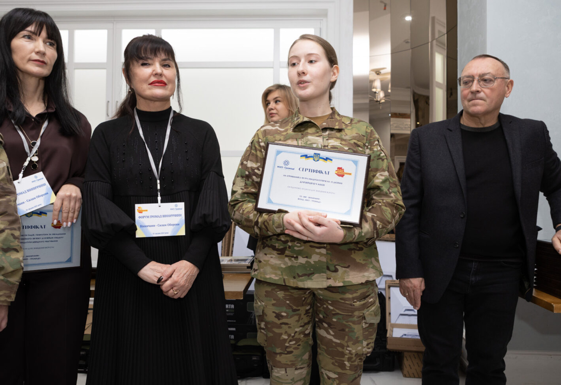 Представники Могилів-Подільської громади долучилися до передачі техніки для Сил оборони у Вінниці