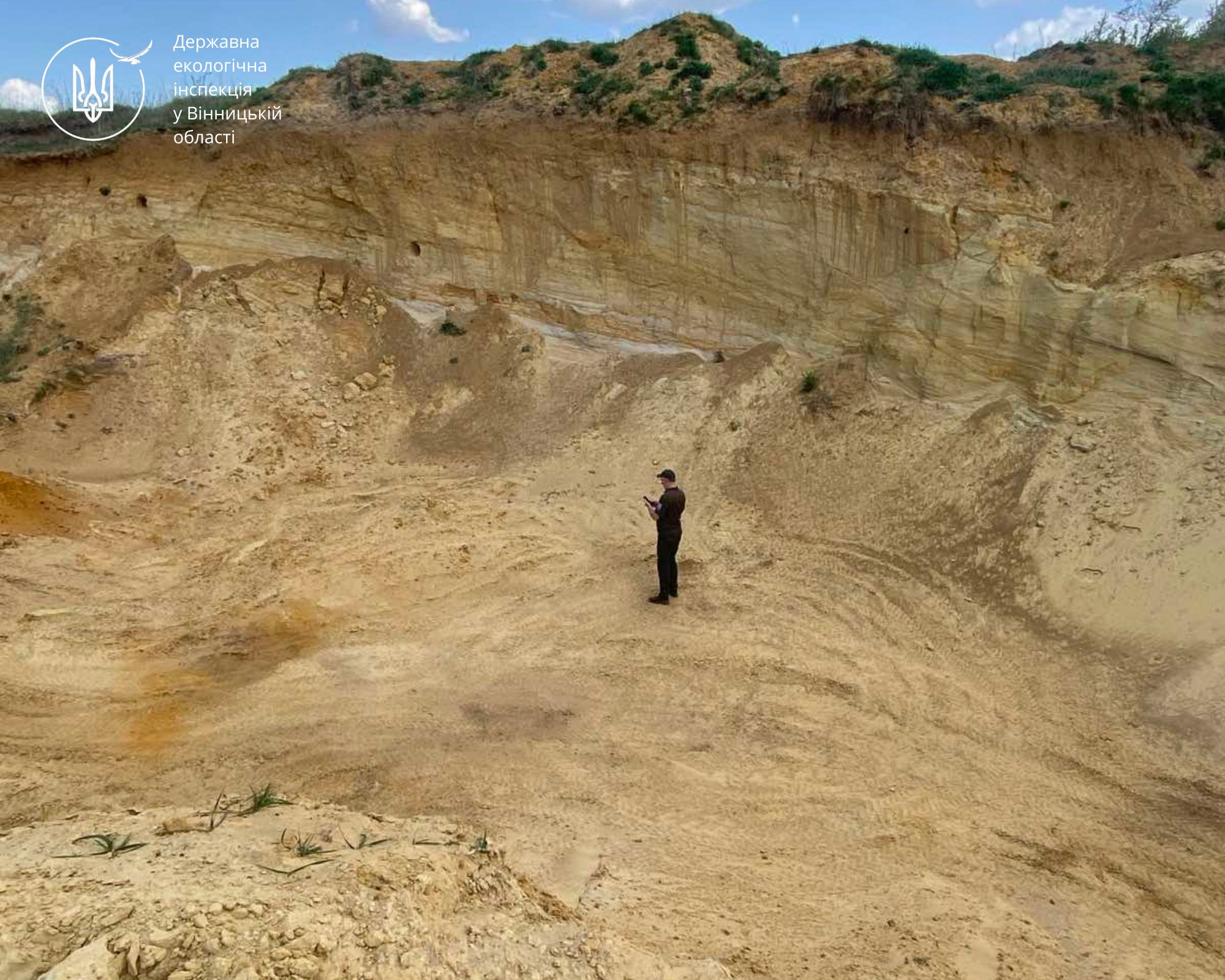 Пісок замість картоплі – на Вінниччині незаконно добували корисні копалини