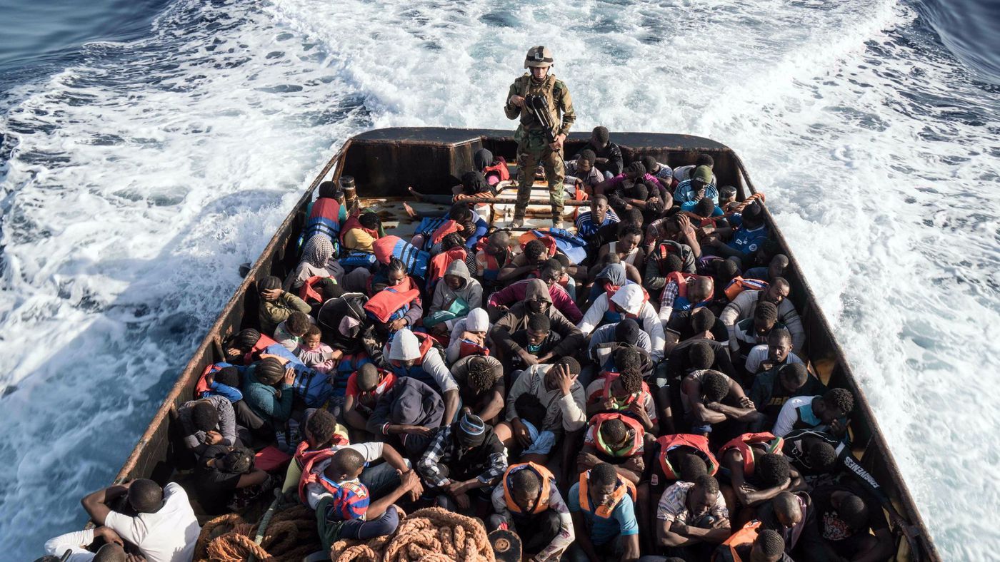 Понад 700 мігрантів були врятовані при спробі перетнути Середземне море