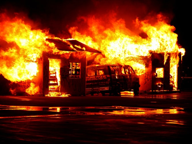 Рятувальники розповіли про наслідки пожежі на Луганщині 