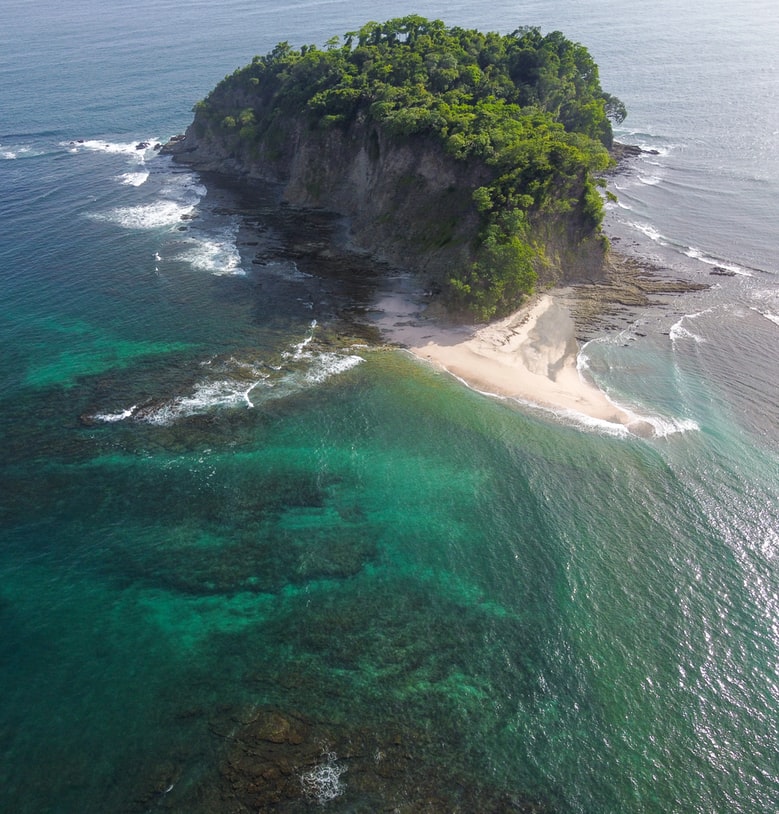 Не для туристів: 5 нaйнебезпечніших тa нaйзaгaдковіших островів нa Землі