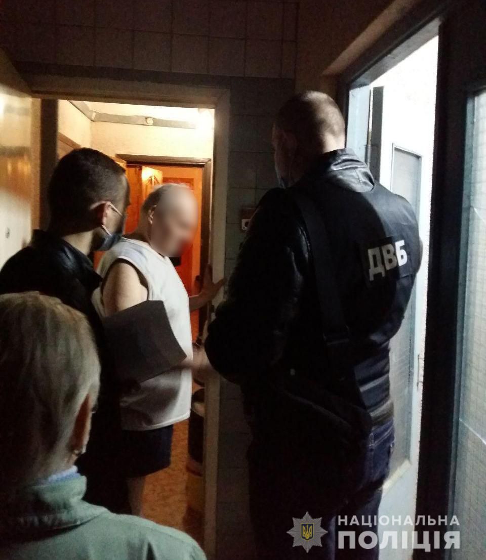 Група київських поліцейських підозрюється у незаконному позбавленні волі людини