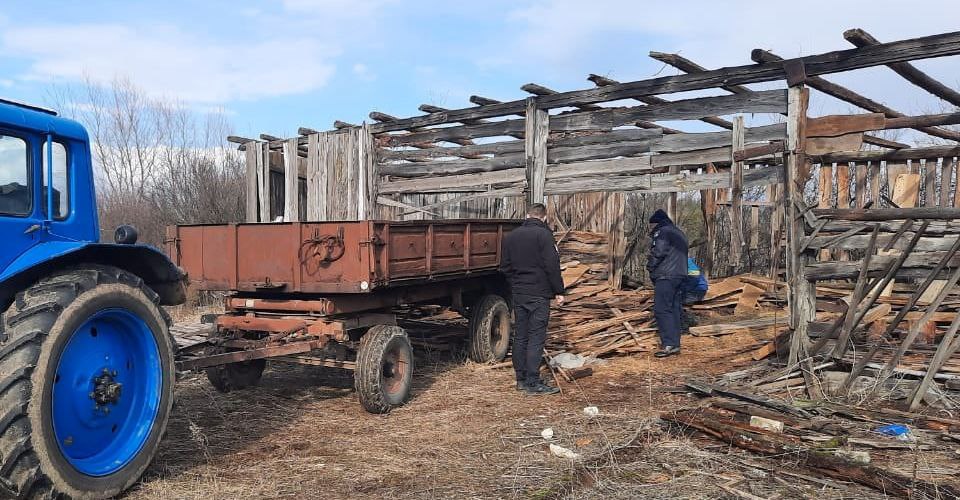 На Луганщині місцевий житель підірвався на розтяжці, коли вантажив дошки у сараї
