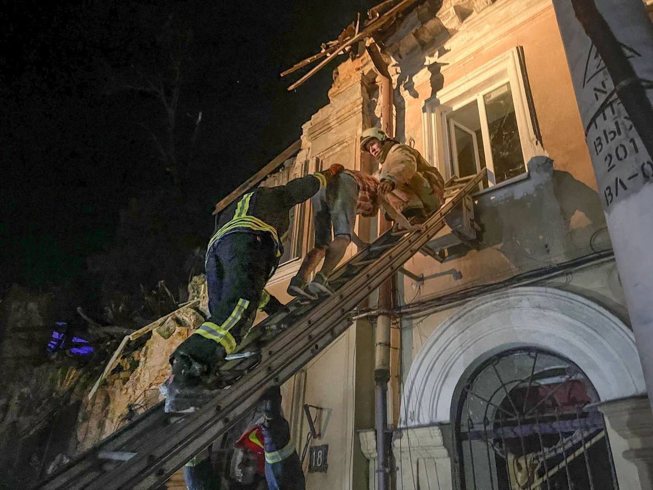 Вночі ворог атакував Одещину щонайменше 5 видами ракет: зруйновано будинки, пам'ятки архітектури, храм 