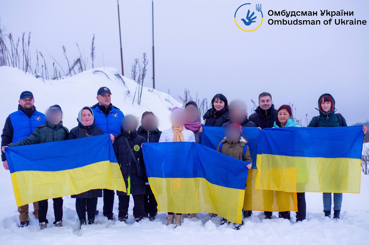 "Вісім українських дітей, викрадених росіянами, повернулися додому