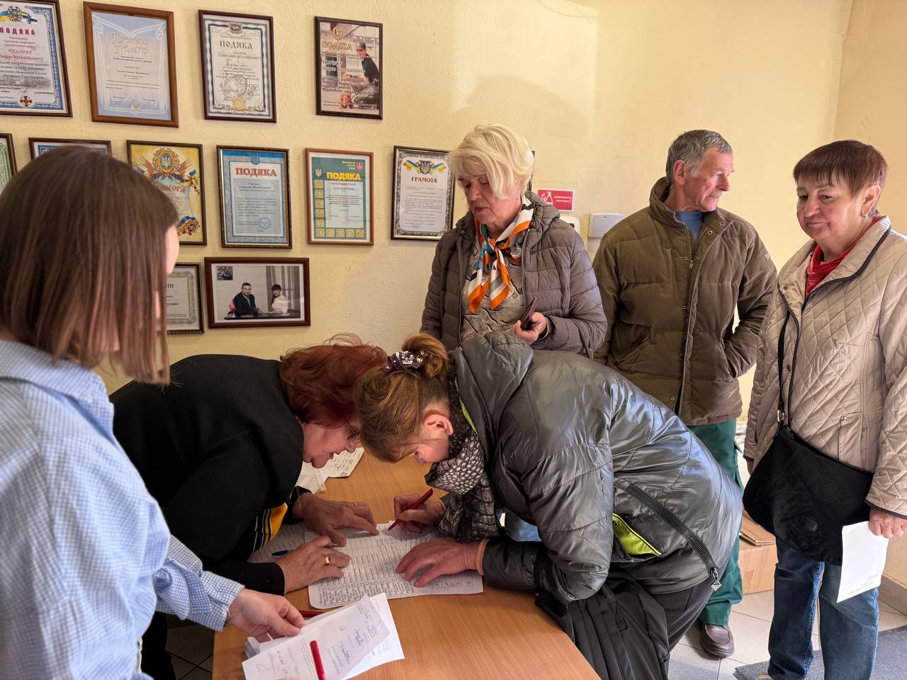 Підтримка поруч: у Вінниці волонтери «Української команди» передали продуктові набори тим, хто цього потребує