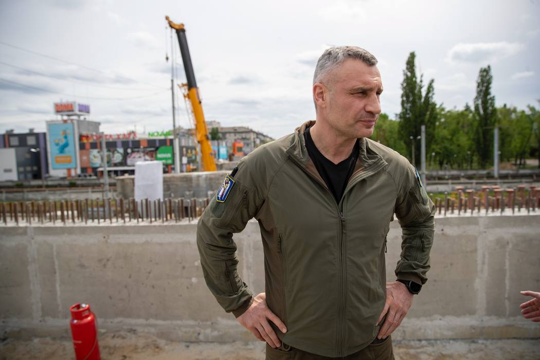 Кличко перевірив, як триває ремонт шляхопроводу