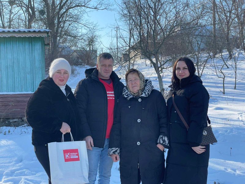 Турбота поруч: волонтери «Української команди» підтримали мешканців села Велика Киріївка
