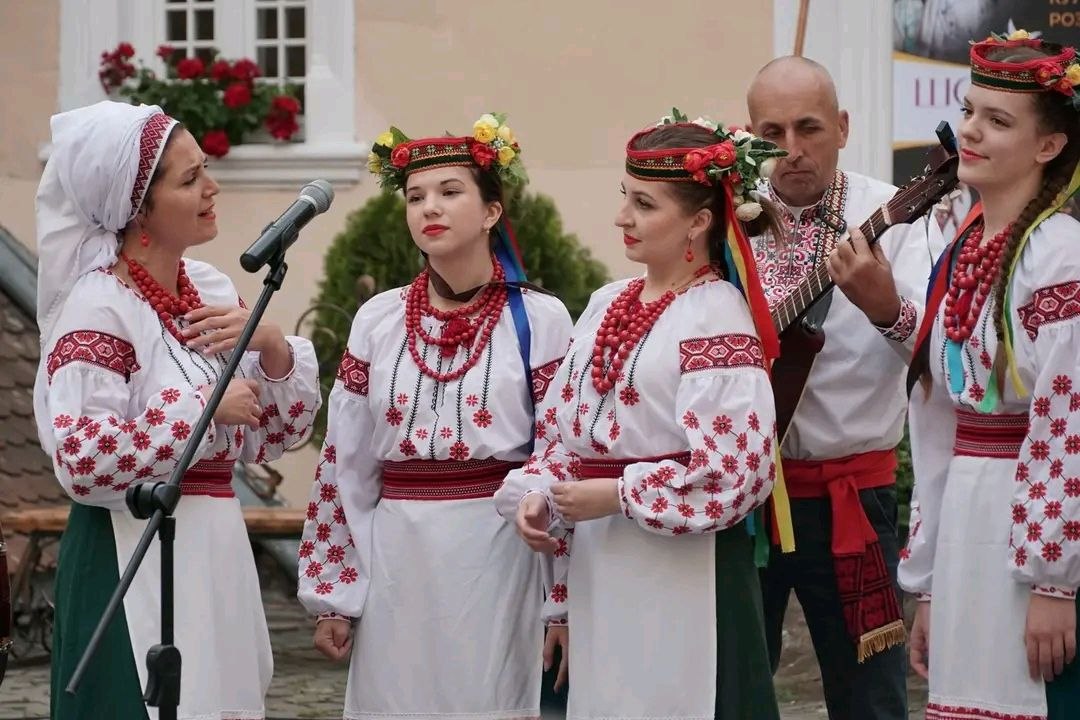 Ансамбль «З роси й води» з Вінниччини здобув перемогу на фольклорному фестивалі в Ужгороді