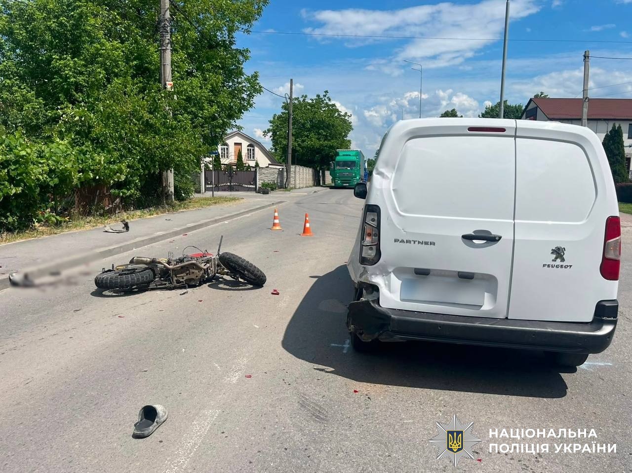 У Вінниці та районі сталися три ДТП: травмувалися мотоцикліст, велосипедистка та водій