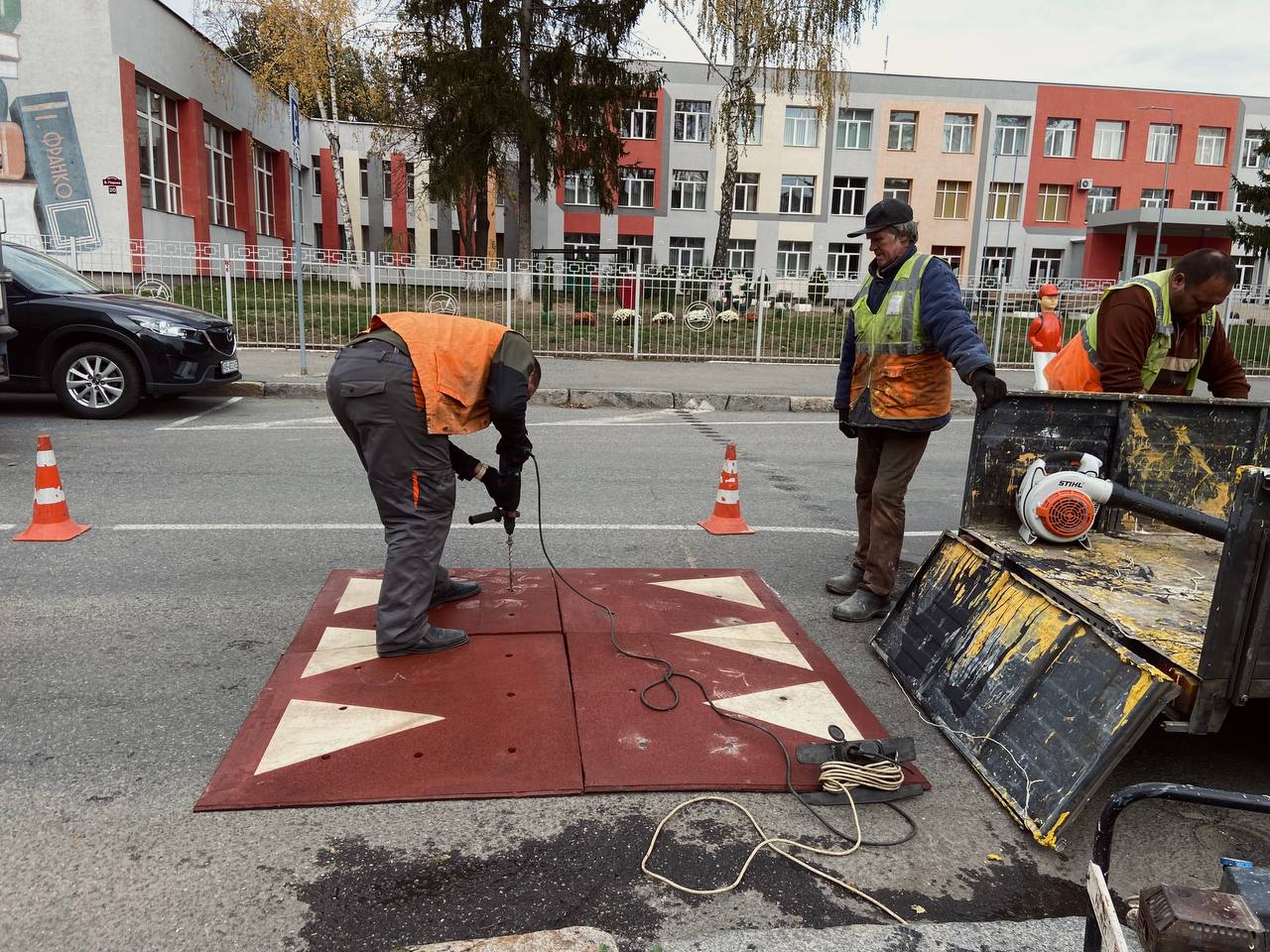 У Вінниці встановлюють "берлінські подушки" для забезпечення безпеки біля шкіл та дитячих садків