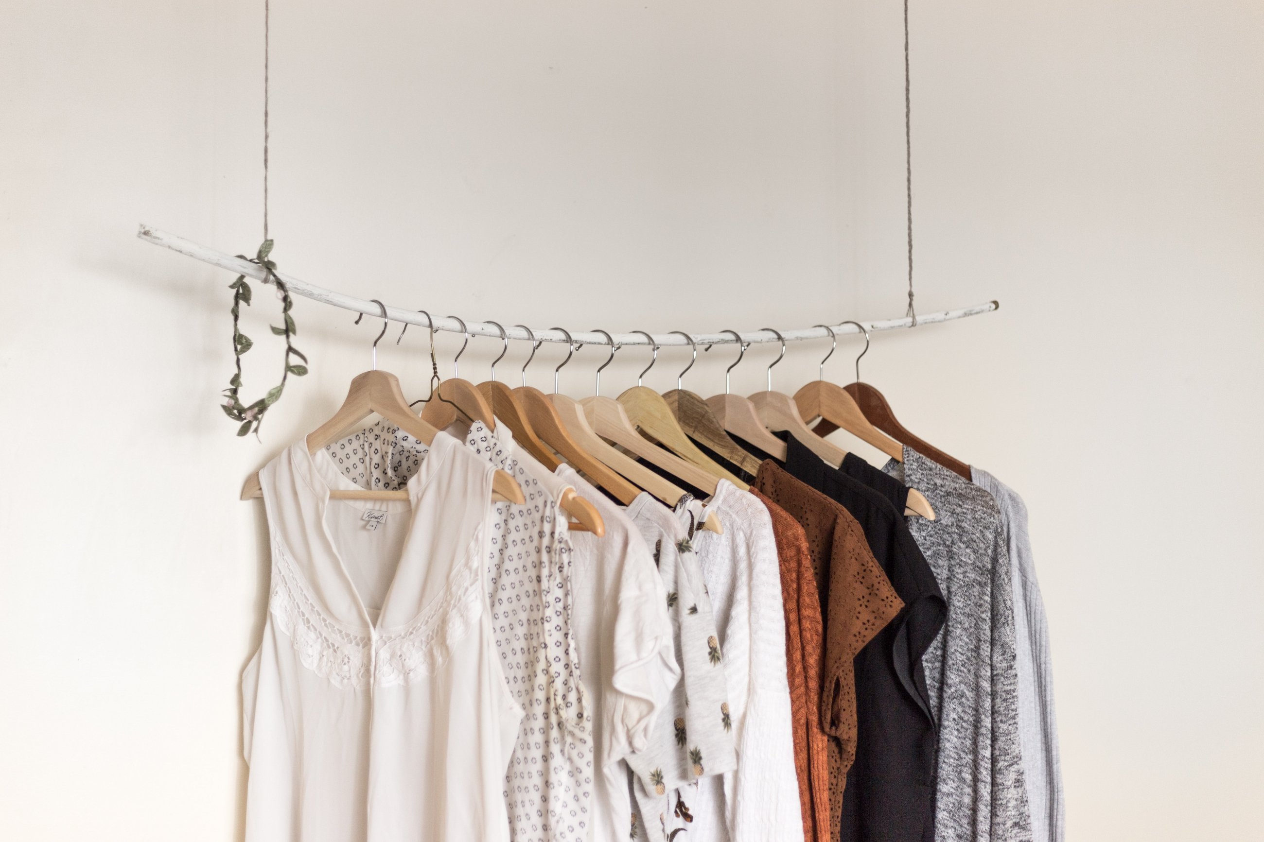 Дослідження: у британців в гардеробах знаходиться 390 мільйонів непотрібних предметів одягу
