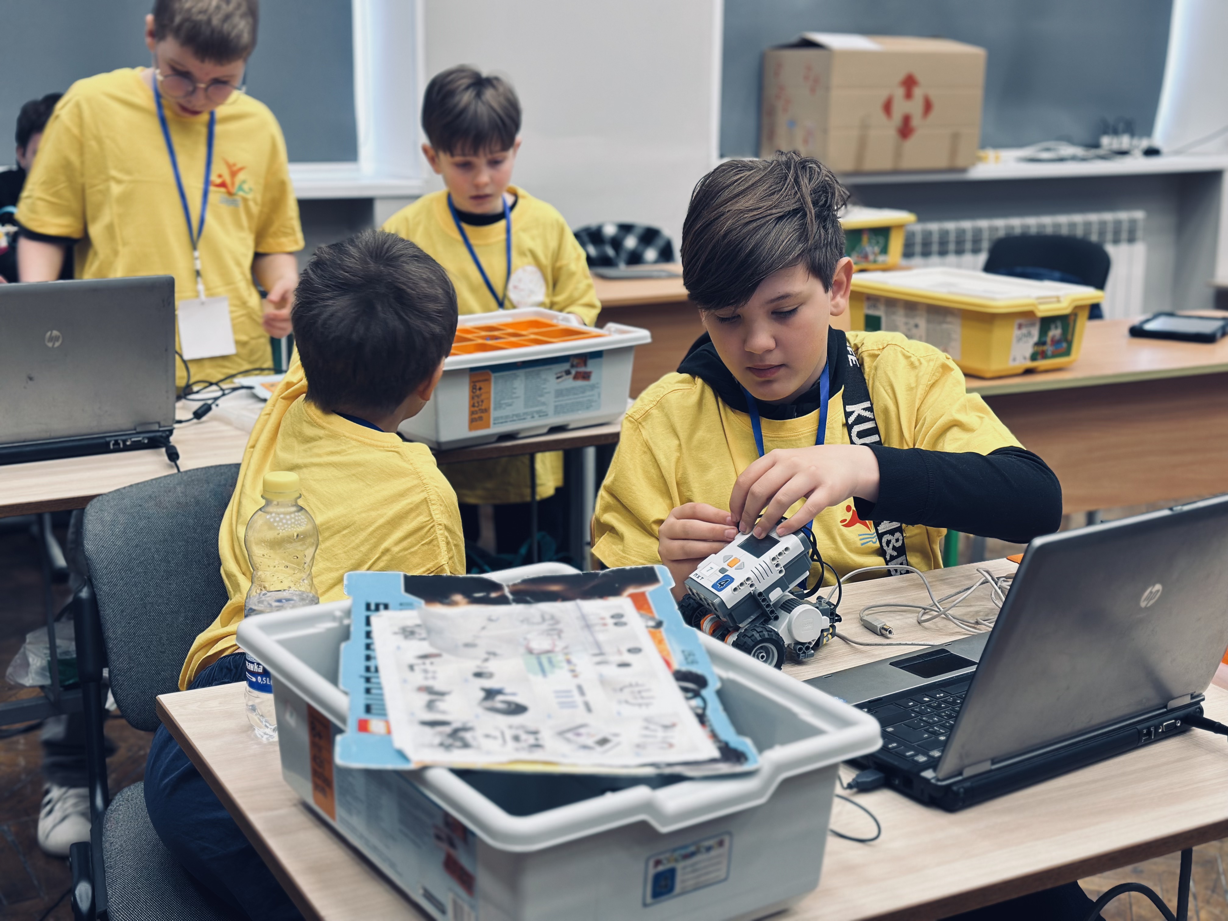 У Вінниці пройшов фестиваль робототехніки «Vinnytsia RoboCamp – 2026»: діти презентували інноваційні проєкти та змагалися з роботами