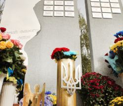 У Вінниці встановлюють пам'ятні знаки з іменами полеглих за Україну вихованців шкіл