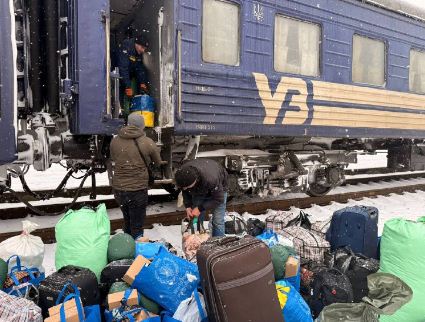 Евакуація з небезпечних районів  - Укрзалізниця доставила людей до Вінниці