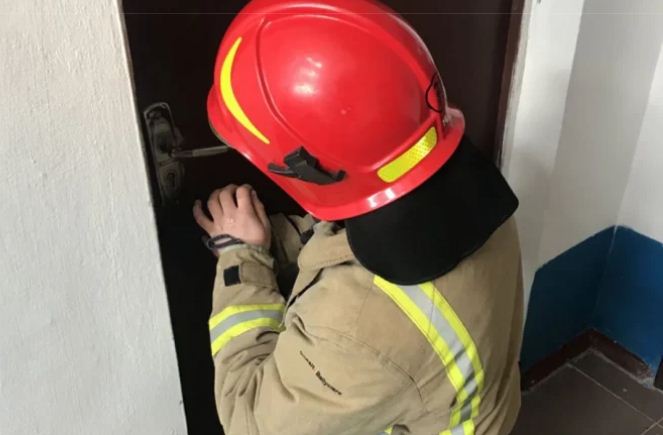 У Вінниці нaдзвичaйники врятувaли літню жінку