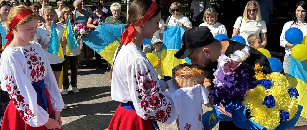 На Вінниччині зустріли нацгвардійця Сергія Беженара - оборонця Маріуполя