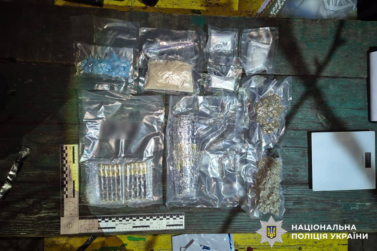 У Вінниці затримали наркозакладчика з Полтавщини: вилучено кокаїн, психотропи та канабіс