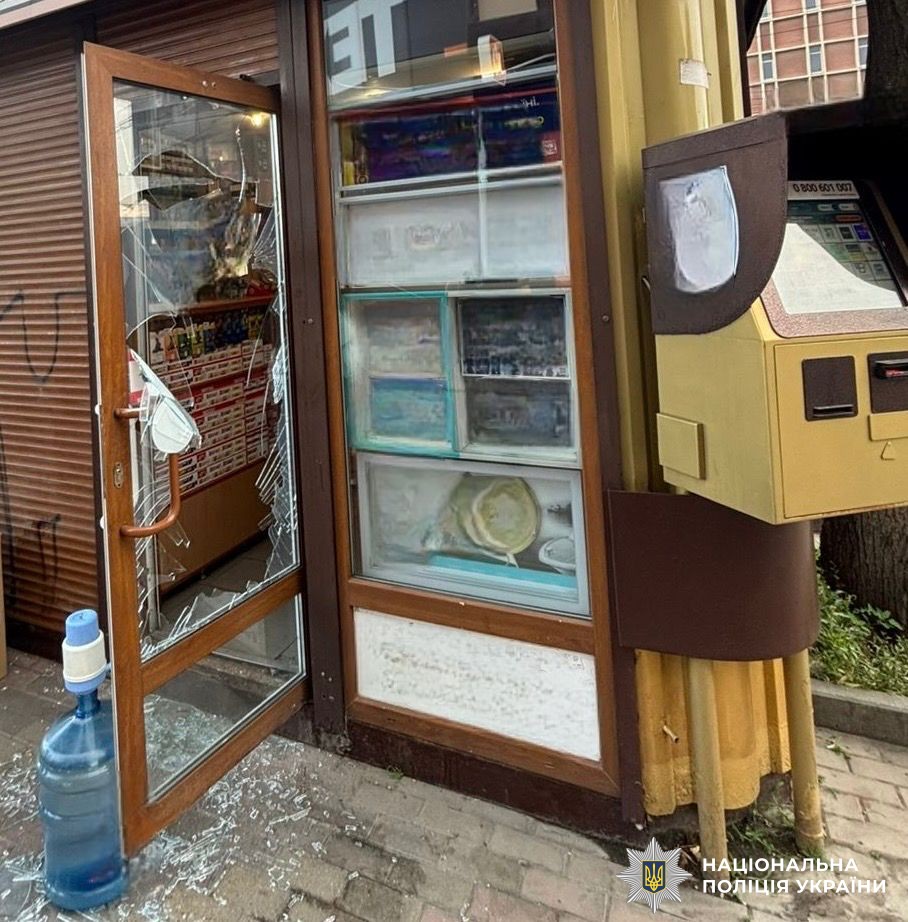 Нічний злом: у Вінниці затримали 19-річного юнака, який обікрав торговельний кіоск