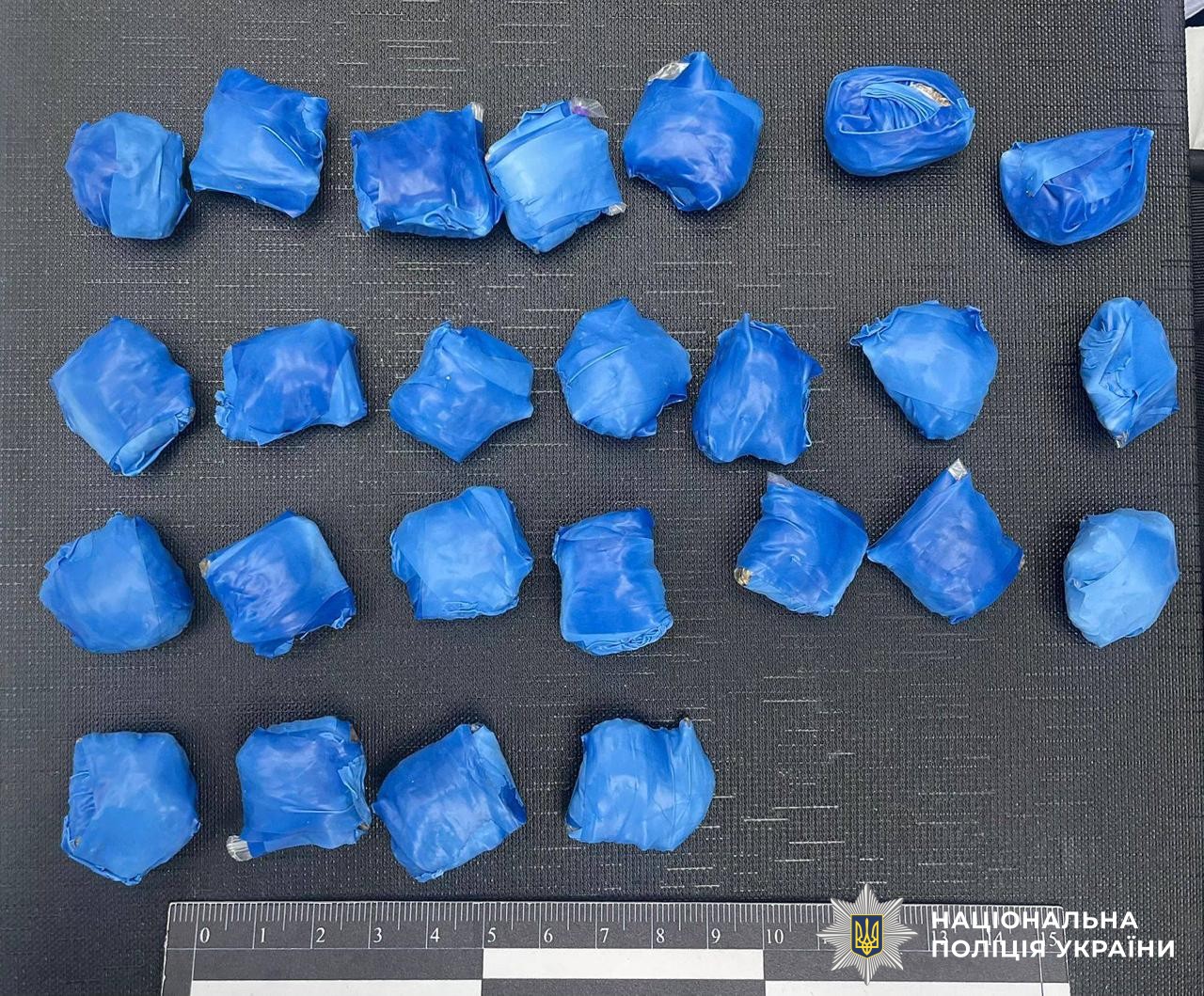 У Вінниці викрили 20-річного наркорозповсюджувача, який збував канабіс через «закладки»