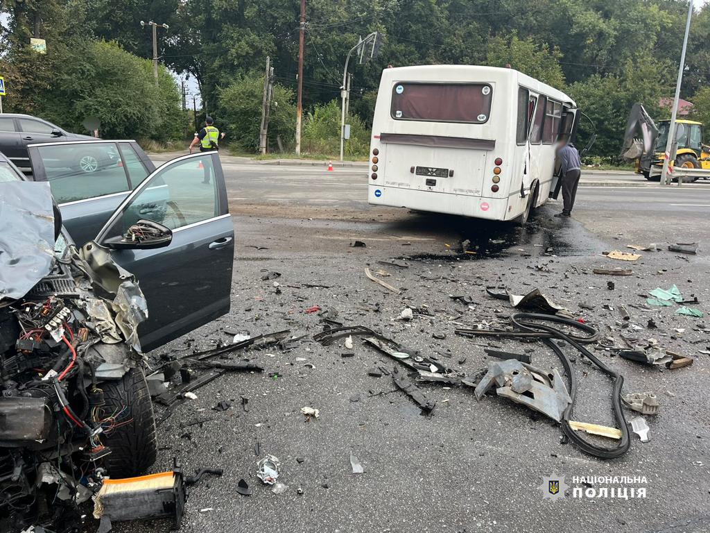 Копи розповіли подробиці ДТП в якому пострaждaло троє дітей 