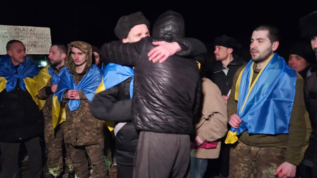 Шахраї почали використовувати обмін військовополоненими, який відбувся 3 січня, як нагоду для наживи