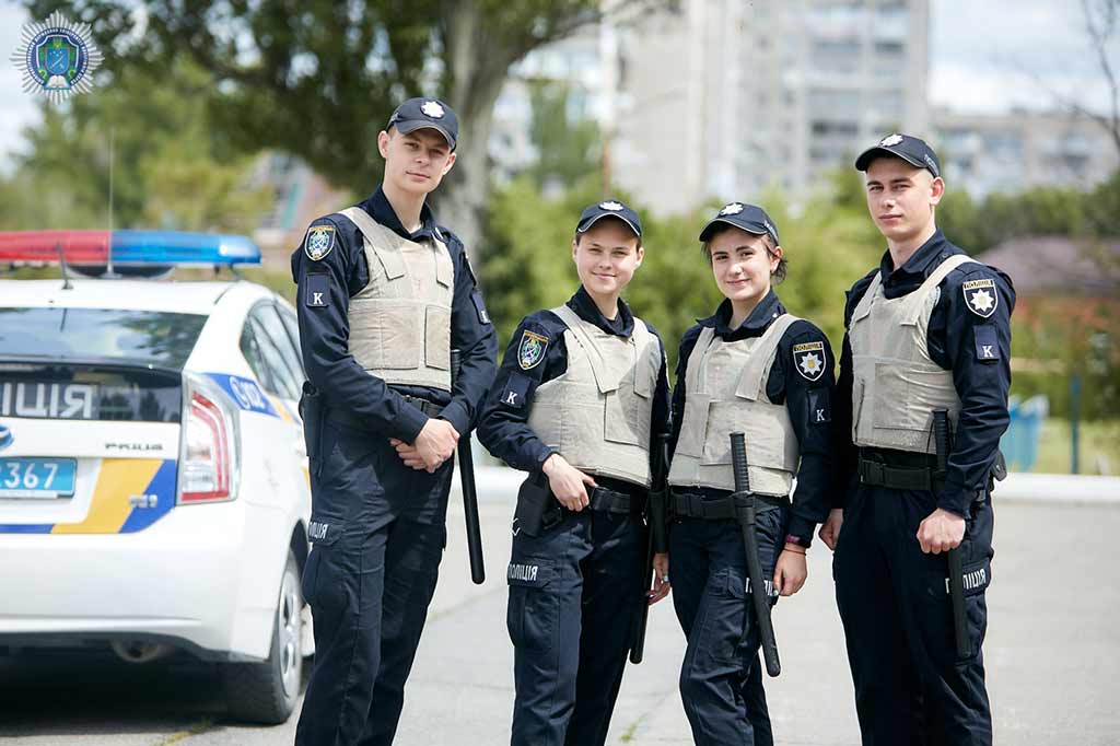 Харківські поліцейські знайшли та повернули власниці старовинну бандуру