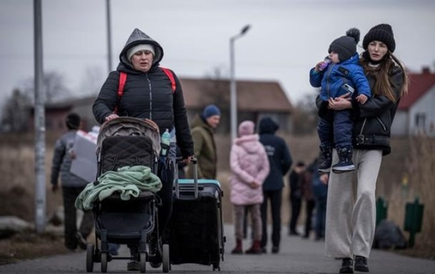 Боррель: Путін використовує українських біженців як інструмент проти ЄС