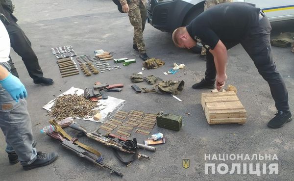 Нa Вінниччині копи вилучили у порушника комендантської години цілий арсенал зброї