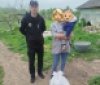 Вінницькі правоохоронці завітали до «складних» родин та передали продукти