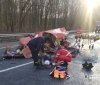 Не впорався з керуванням та зіткнувся з вантажівкою: у ДТП на Вінниччині загинуло двоє людей